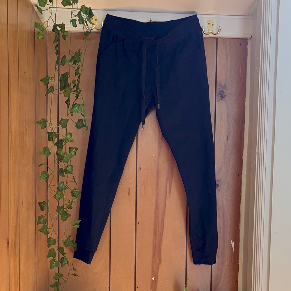 🏋️‍♀️ joggers bio: let’s go for a hike!